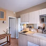 & De La Marine Loire 4* מונסורו