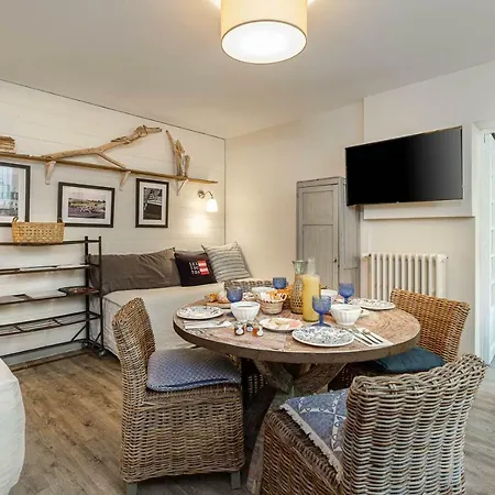 Appartements&spa De La Marine Loire Appart hôtel