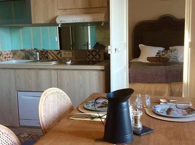 & De La Marine Loire Apartahotel 4*